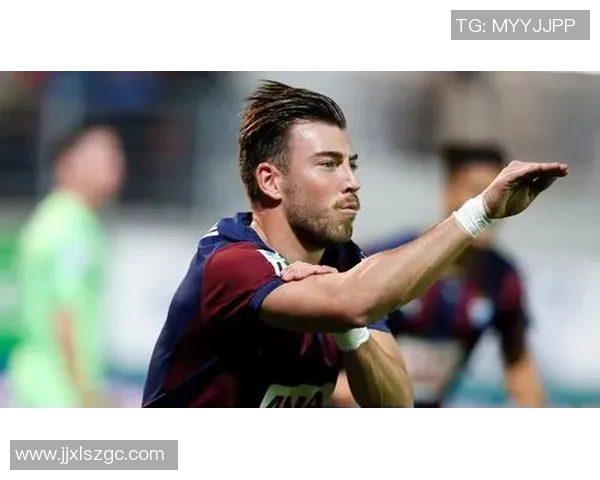 美式球星短袖足球潮流风尚引领运动时尚新风潮